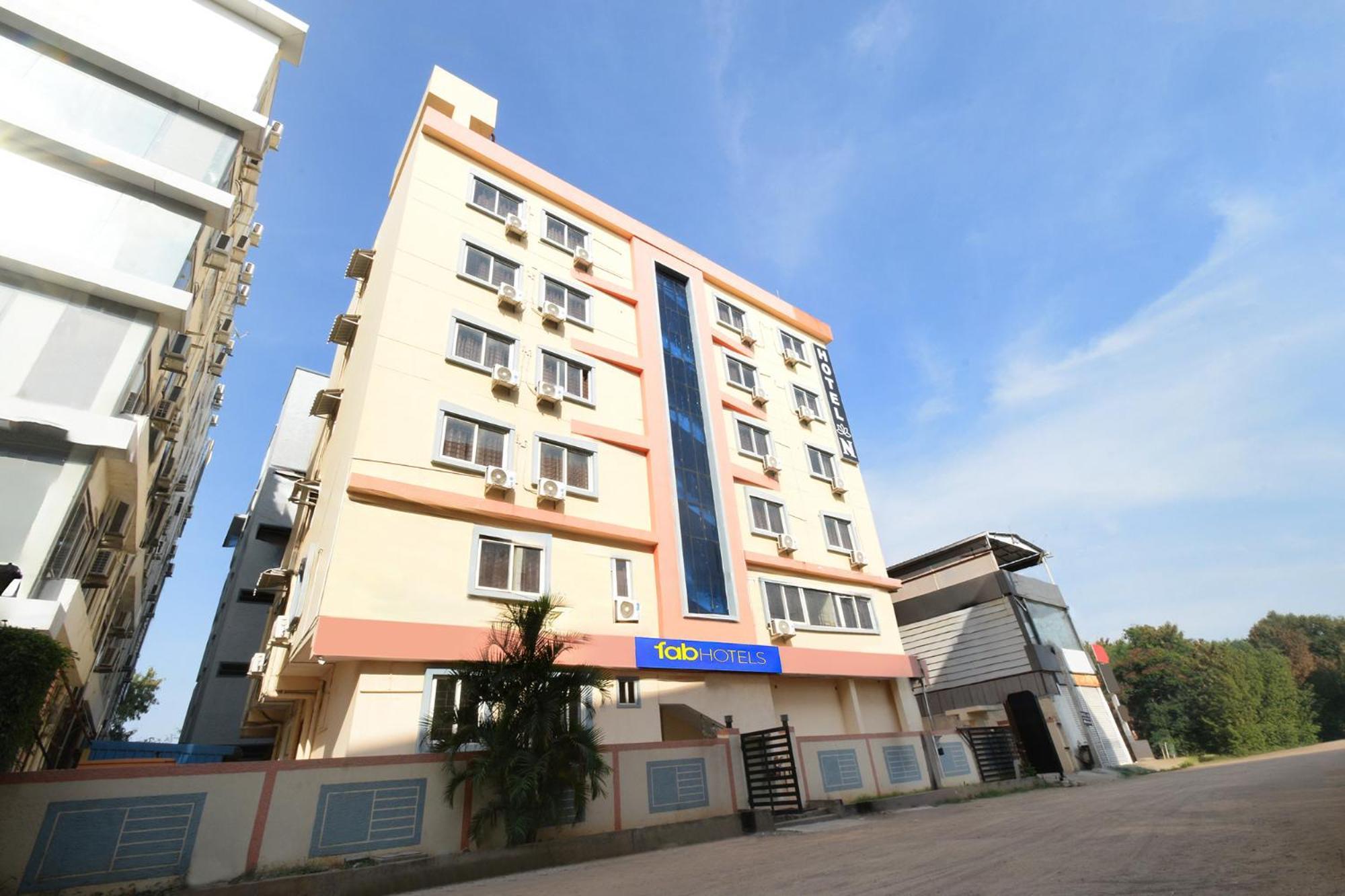 Fabhotel N Residency, Hitech City - 350M From Yashoda Hospital, Hitech City Гайдарабад Екстер'єр фото