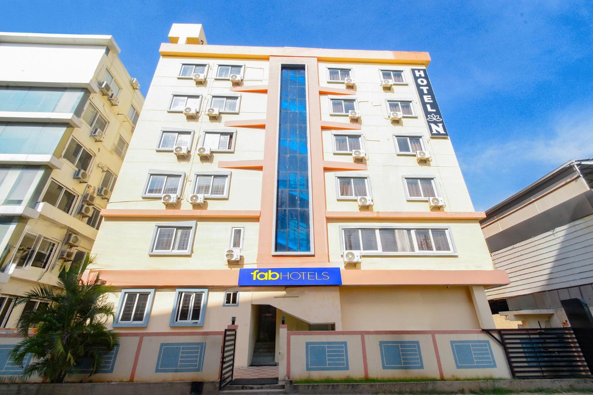 Fabhotel N Residency, Hitech City - 350M From Yashoda Hospital, Hitech City Гайдарабад Екстер'єр фото